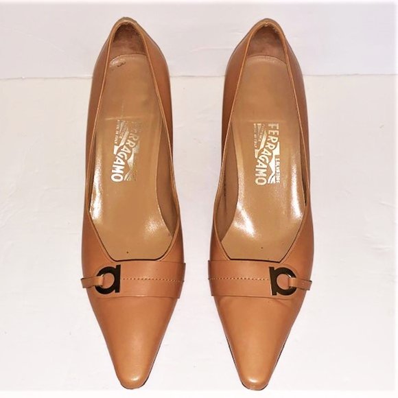 Salvatore Ferragamo Shoes - SALVATORE FERRAGAMO Classic Kitten Heel Pump